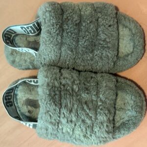 Women’s Ugg Fuzzy Slippers